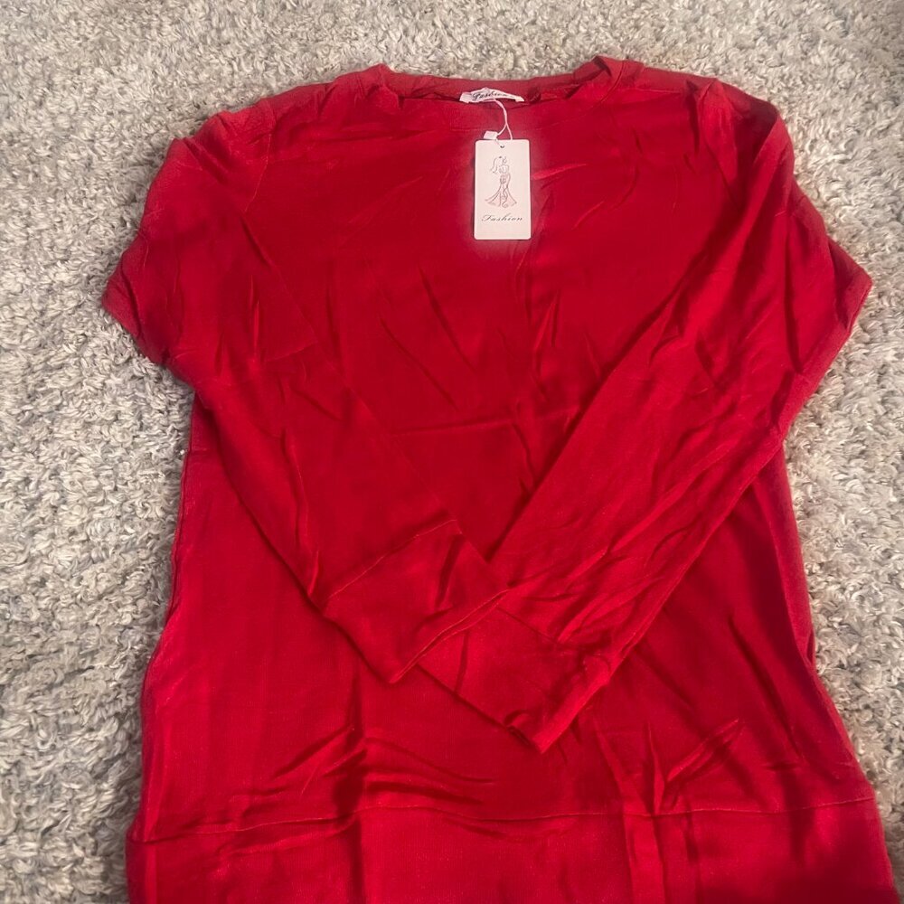 Red 100% Polyester Lightweight Top Size M NWT Long Sleeve - Picture 8 of 9